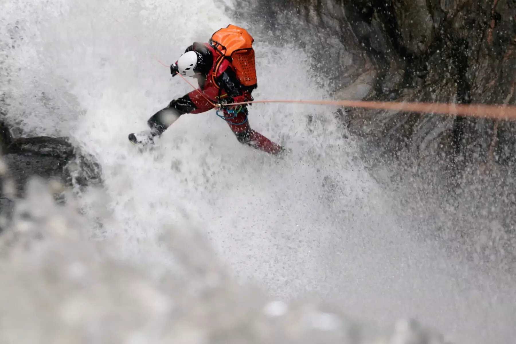 Find mòr canyoning Scozia
